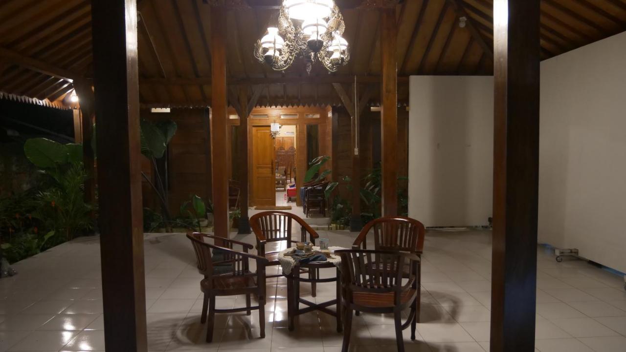 Gasthaus Sanggar Pantcha Indra Kemuning Exterior foto